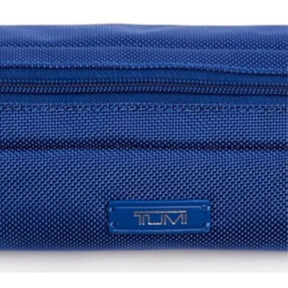 TUMI Travel Case - Picture 5 of 5